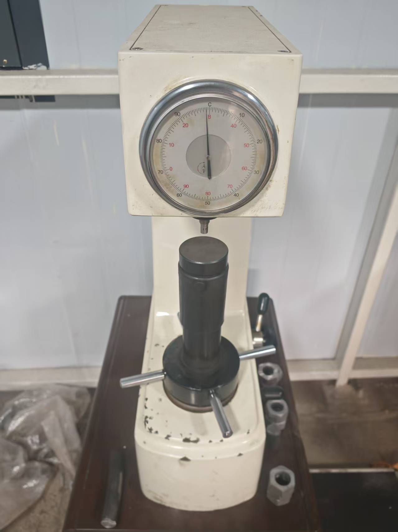 In-house Brinell hardness tester for pre-shipment quality verification