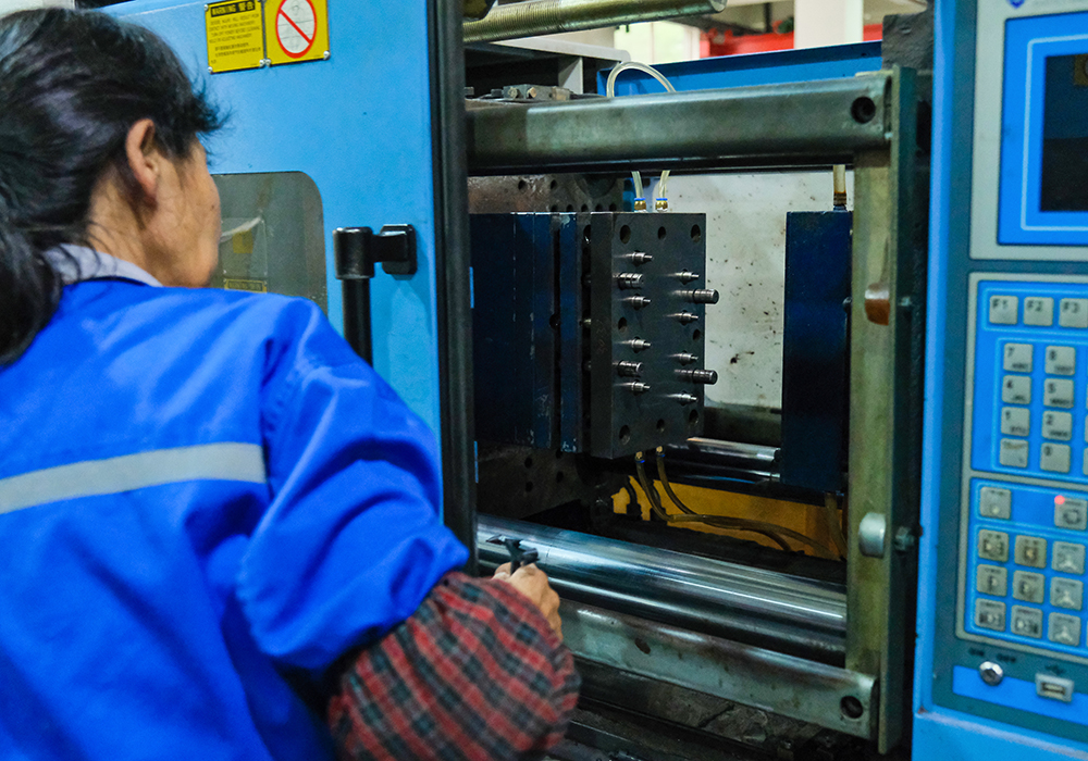 Packaging & Shipping